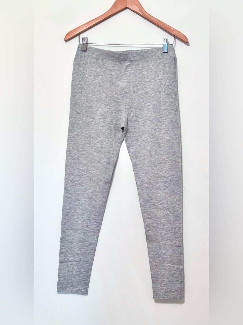 NWT’s Splendid Gray Lightweight Sweater Leggings, Size Medium